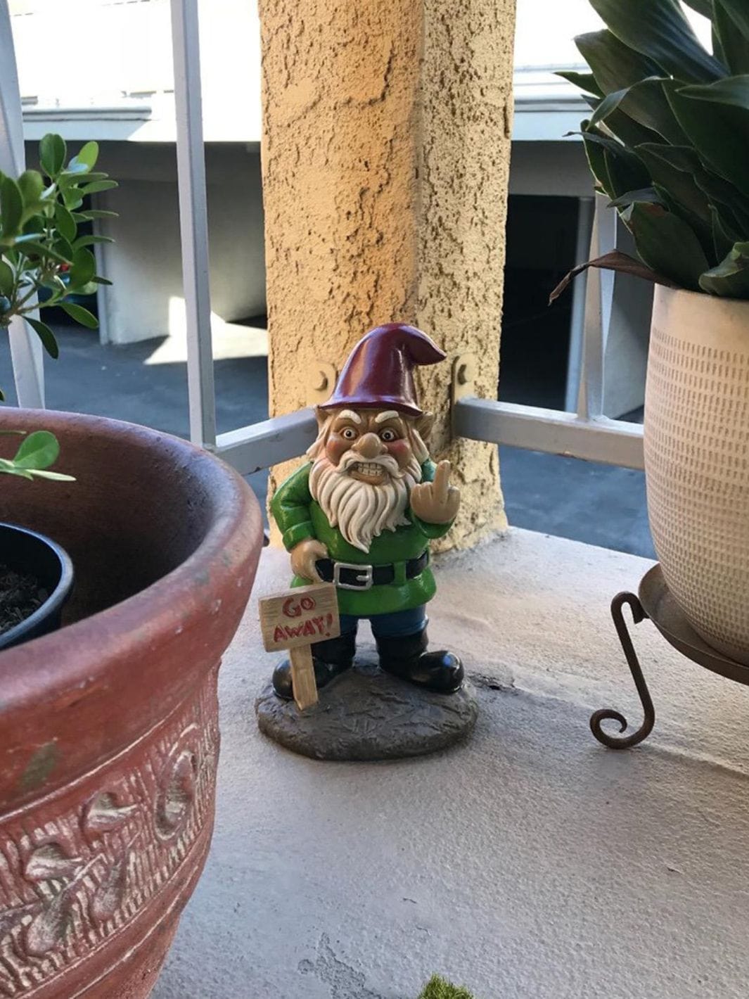 Nain De Jardin | Qui Fait Un Doigt